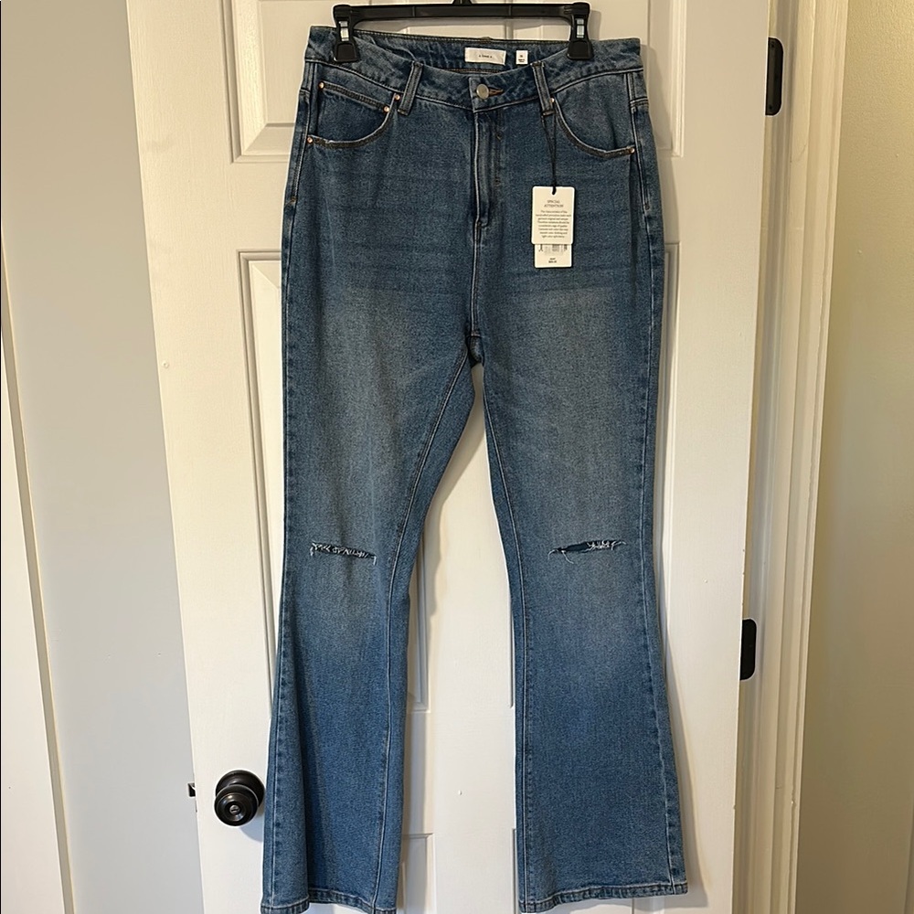 New with tags a loves a Classic Blue Women's Jeans size 31